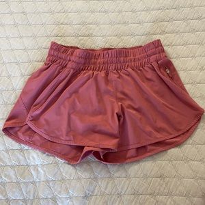 Lululemon Tracker Low-Rise Lined Short 4” Size 10